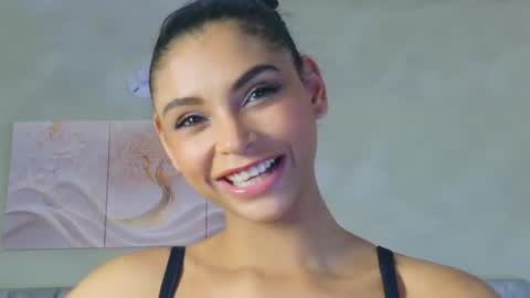 CHANELL SIN online show from June 19, 12:10 am