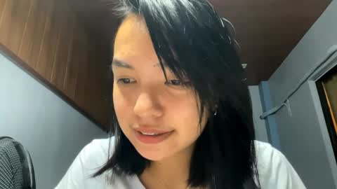 Elly online show from April 1, 12:58 pm