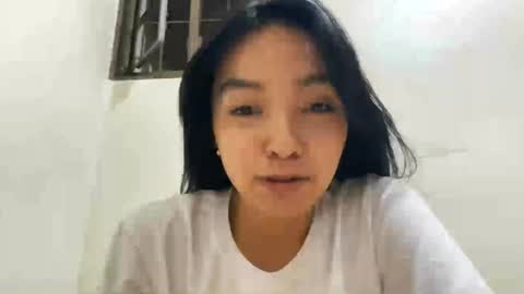 Elly online show from April 3, 8:28 pm
