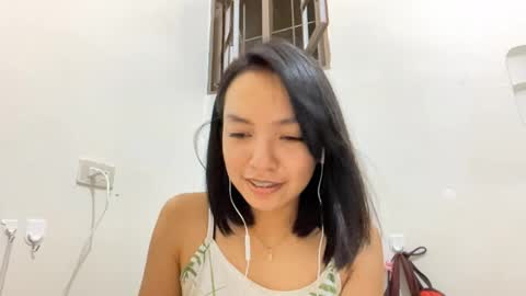 Elly online show from April 6, 11:58 am