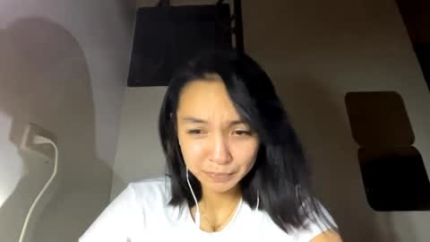 Elly online show from April 8, 3:22 pm