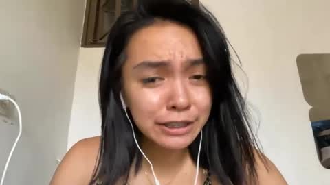 Elly online show from April 11, 2:33 am