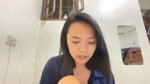 Elly online show from April 13, 2:20 pm