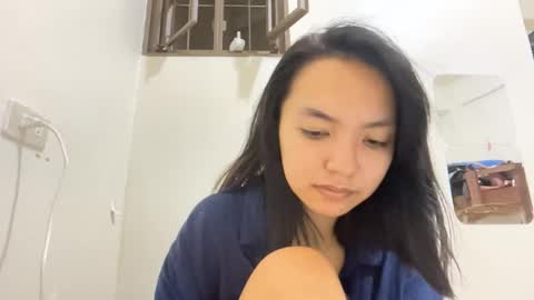 Elly online show from April 13, 3:37 pm