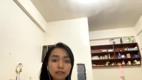 Elly online show from April 14, 11:39 am