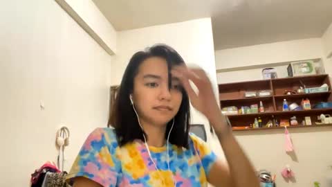 Elly online show from April 14, 1:51 pm