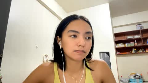 Elly online show from April 16, 1:18 pm