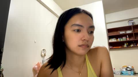 Elly online show from April 16, 2:24 pm