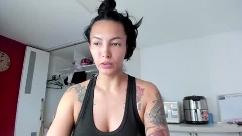 Claudia online show from August 17, 6:46 pm