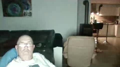 charles6064 online show from June 1, 9:07 pm