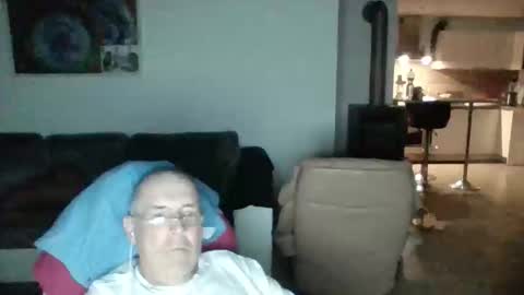 charles6064 online show from June 1, 10:13 pm