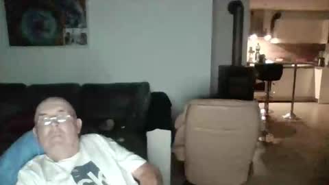 charles6064 online show from June 1, 11:18 pm