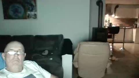 charles6064 online show from June 2, 2:36 am