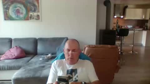 charles6064 online show from June 2, 7:00 am
