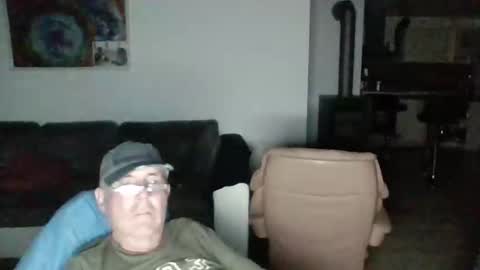charles6064 online show from June 3, 10:35 pm