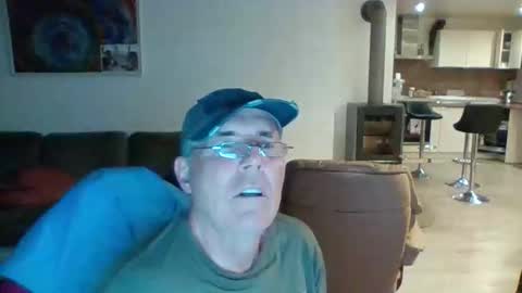 charles6064 online show from June 4, 12:47 am