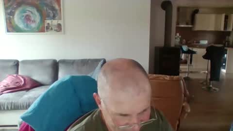 charles6064 online show from June 4, 9:35 am