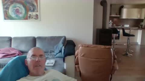 charles6064 online show from June 6, 11:05 am