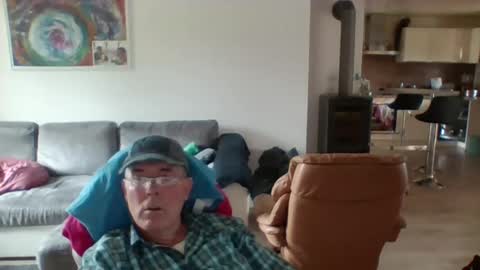 charles6064 online show from June 11, 10:43 am
