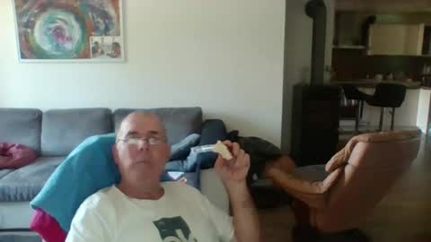 charles6064 online show from June 13, 11:40 am