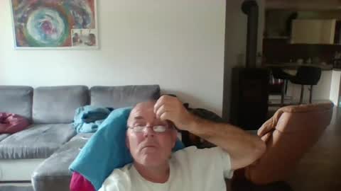 charles6064 online show from June 13, 12:46 pm
