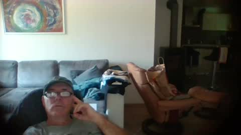 charles6064 online show from August 12, 9:00 am