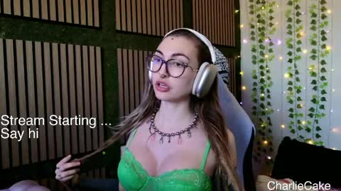 Charlie Cake online show from May 1, 9:41 pm