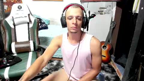 charliehotxxx online show from August 6, 1:15 am