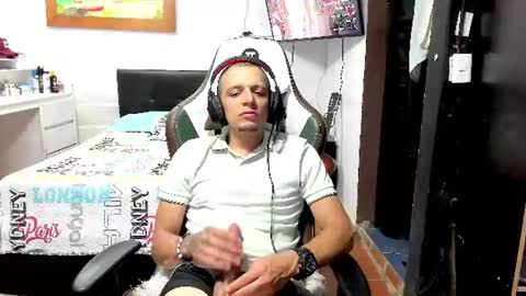 charliehotxxx online show from August 8, 11:05 pm
