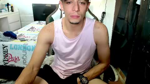 charliehotxxx online show from August 11, 10:45 pm