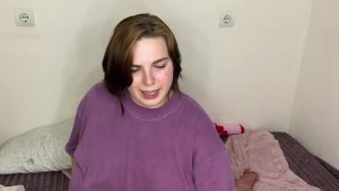 charlinbraun online show from August 10, 11:28 pm