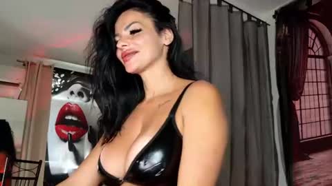 CHARLOTTE online show from August 7, 6:57 am
