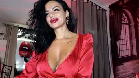 CHARLOTTE online show from August 12, 4:37 am