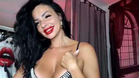 CHARLOTTE online show from August 13, 8:06 am