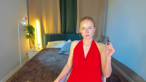 Charlotte Smitee online show from August 3, 4:03 pm