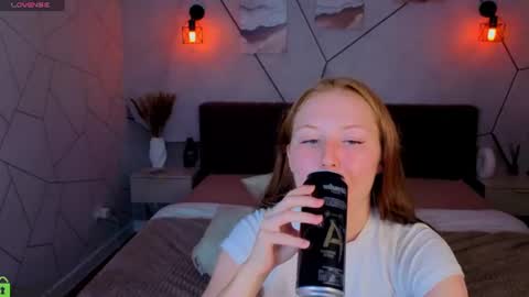 Charlotte Smitee online show from August 6, 3:22 pm