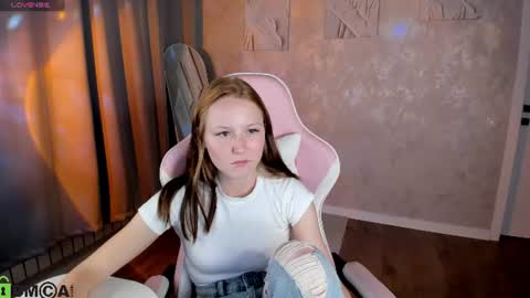 Charlotte Smitee online show from August 7, 3:34 pm
