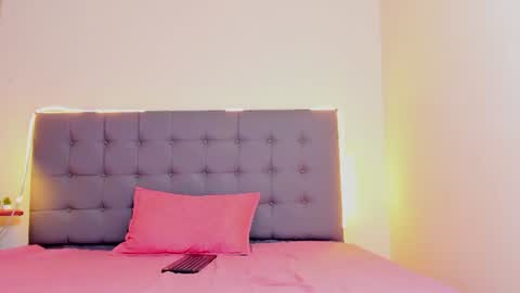 charlotteandsimon_ online show from July 7, 2:48 am