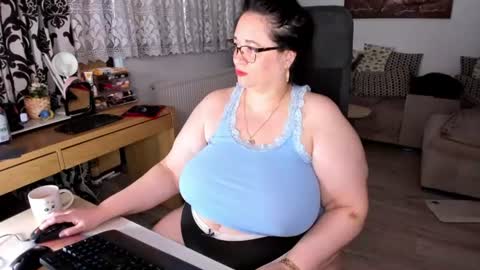 Charlotte Diamonds online show from August 14, 7:12 am