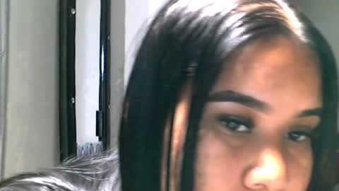 charlottequeen_21 online show from June 25, 7:17 pm