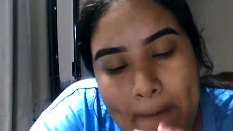 charlottequeen_21 online show from July 2, 12:22 am