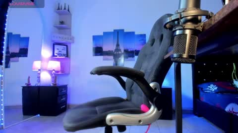 charly online show from August 5, 12:47 pm