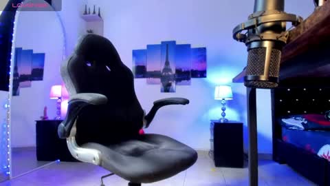 charly online show from August 5, 5:11 pm