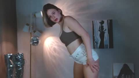 Michelle  online show from August 8, 5:07 am