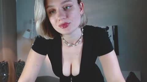 Michelle  online show from August 11, 4:36 am