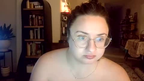 Charming Venus online show from August 15, 3:10 am