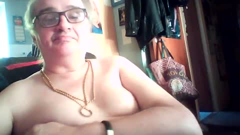 chatboxlee online show from August 3, 5:09 pm