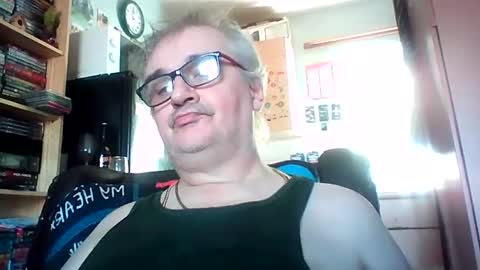 chatboxlee online show from August 13, 11:46 am