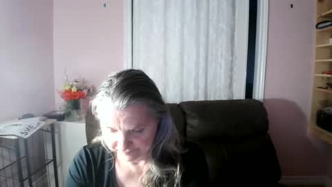 chealsiek online show from August 12, 11:51 pm