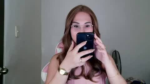 chelly4u69 online show from July 14, 9:56 am